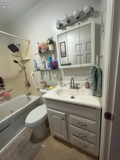 158 Sheffield Street, Bellevue, 44811, 3 Bedrooms Bedrooms, ,3 BathroomsBathrooms,Residential,For Sale,Sheffield,20262282