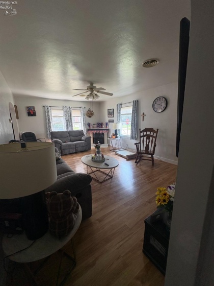 158 Sheffield Street, Bellevue, 44811, 3 Bedrooms Bedrooms, ,3 BathroomsBathrooms,Residential,For Sale,Sheffield,20262282