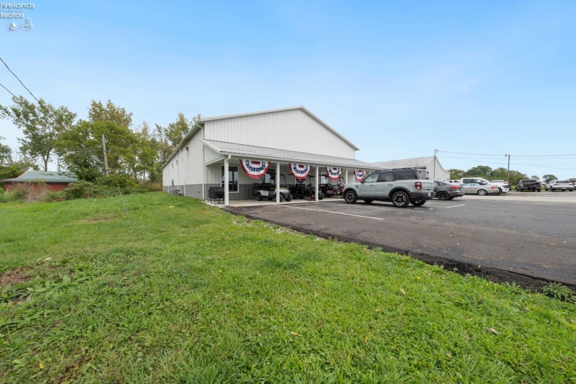 2667 Harbor Road, Port Clinton, 43452, ,Commercial,For Sale,Harbor,20262511