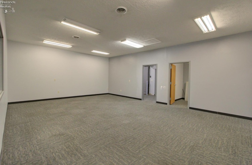 366 Portland Way, Galion, 44833, ,Commercial For Lease,For Lease,Portland,20262501