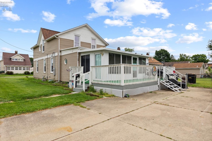 2105 Wayne Street, Sandusky, 44870, 3 Bedrooms Bedrooms, ,2 BathroomsBathrooms,Residential,For Sale,Wayne,20262506
