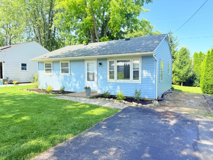 302 Perryview Drive, Marblehead, 43440, 2 Bedrooms Bedrooms, ,1 BathroomBathrooms,Residential,For Sale,Perryview,20262514