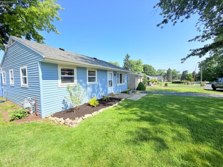 302 Perryview Drive, Marblehead, 43440, 2 Bedrooms Bedrooms, ,1 BathroomBathrooms,Residential,For Sale,Perryview,20262514