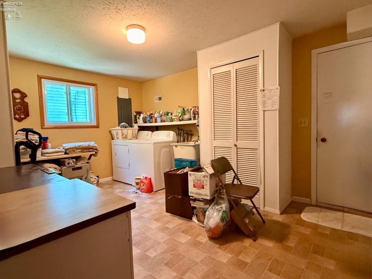 853 ALAMEDA Avenue, Sheffield Lake, 44054, 3 Bedrooms Bedrooms, ,2 BathroomsBathrooms,Residential,For Sale,ALAMEDA,20262509
