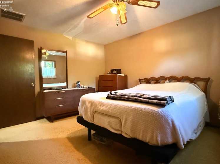 853 ALAMEDA Avenue, Sheffield Lake, 44054, 3 Bedrooms Bedrooms, ,2 BathroomsBathrooms,Residential,For Sale,ALAMEDA,20262509