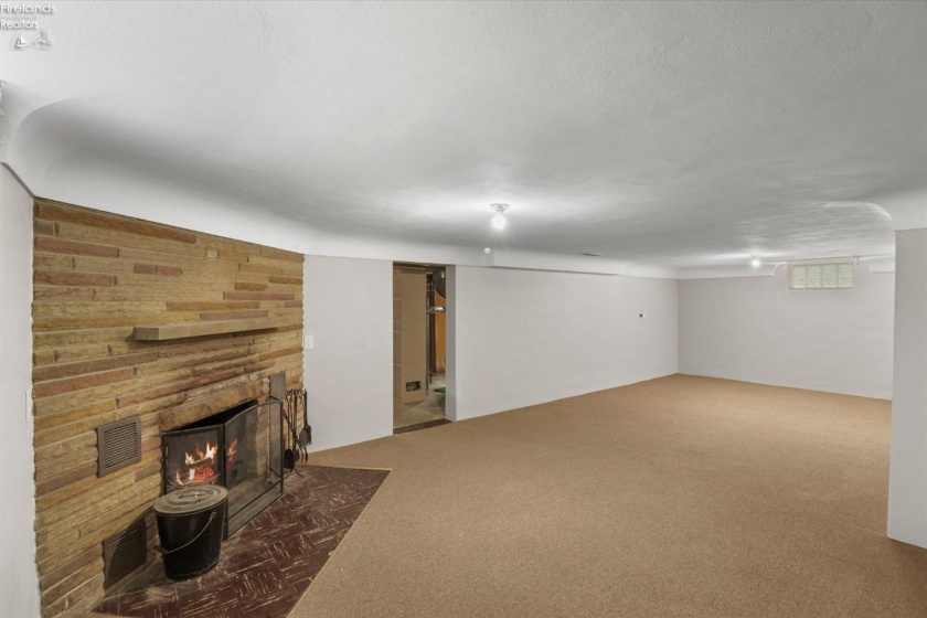 1219 Carbon Street, Fremont, 43420, 4 Bedrooms Bedrooms, ,1 BathroomBathrooms,Residential,For Sale,Carbon,20262476