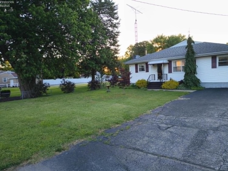 2524 Campbell Street, Sandusky, 44870, 2 Bedrooms Bedrooms, ,2 BathroomsBathrooms,Residential,For Sale,Campbell,20262482