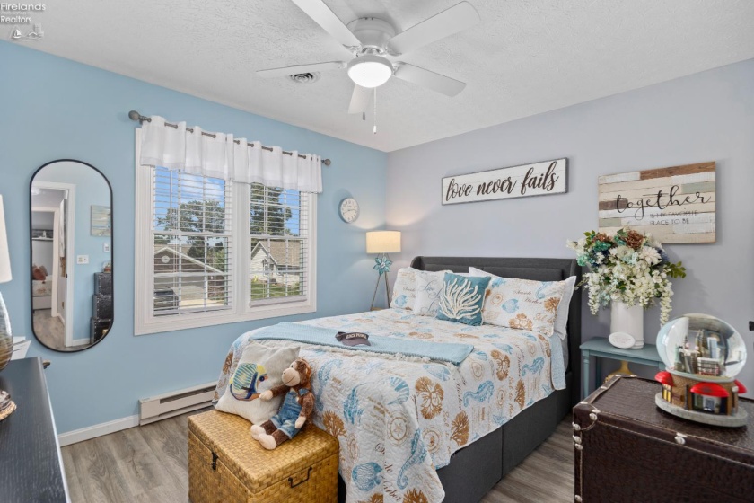 400 Lighthouse Oval, Marblehead, 43440, 2 Bedrooms Bedrooms, ,2 BathroomsBathrooms,Residential,For Sale,Lighthouse Oval,20262518