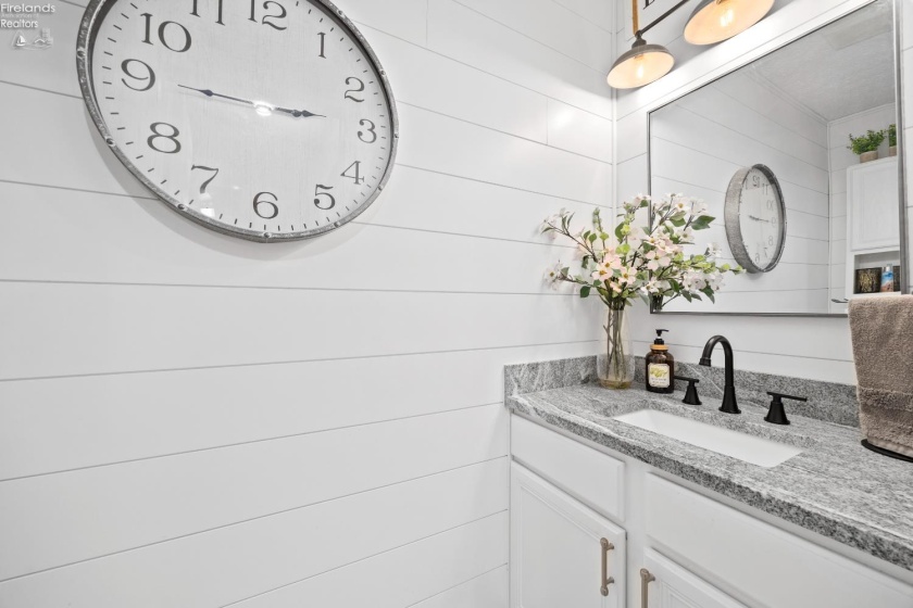 400 Lighthouse Oval, Marblehead, 43440, 2 Bedrooms Bedrooms, ,2 BathroomsBathrooms,Residential,For Sale,Lighthouse Oval,20262518