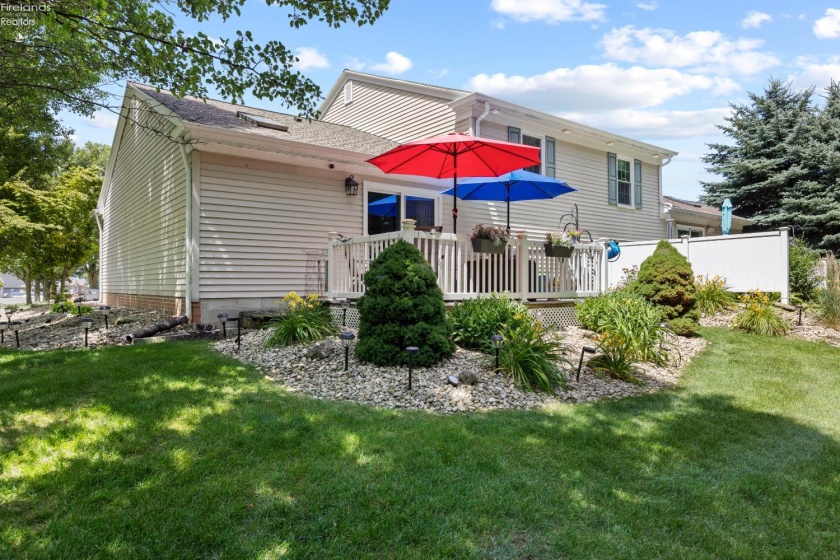 400 Lighthouse Oval, Marblehead, 43440, 2 Bedrooms Bedrooms, ,2 BathroomsBathrooms,Residential,For Sale,Lighthouse Oval,20262518