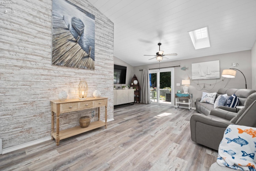 400 Lighthouse Oval, Marblehead, 43440, 2 Bedrooms Bedrooms, ,2 BathroomsBathrooms,Residential,For Sale,Lighthouse Oval,20262518