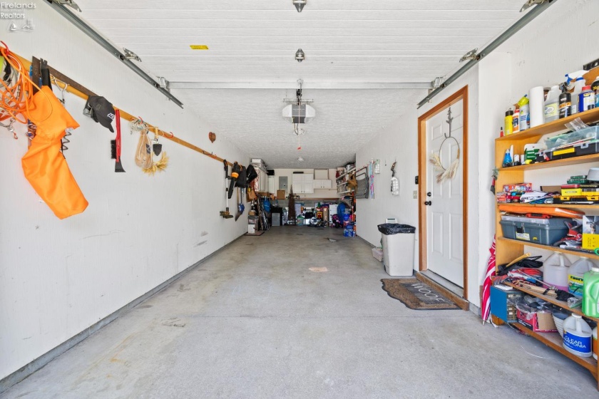 400 Lighthouse Oval, Marblehead, 43440, 2 Bedrooms Bedrooms, ,2 BathroomsBathrooms,Residential,For Sale,Lighthouse Oval,20262518