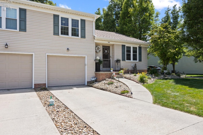 400 Lighthouse Oval, Marblehead, 43440, 2 Bedrooms Bedrooms, ,2 BathroomsBathrooms,Residential,For Sale,Lighthouse Oval,20262518