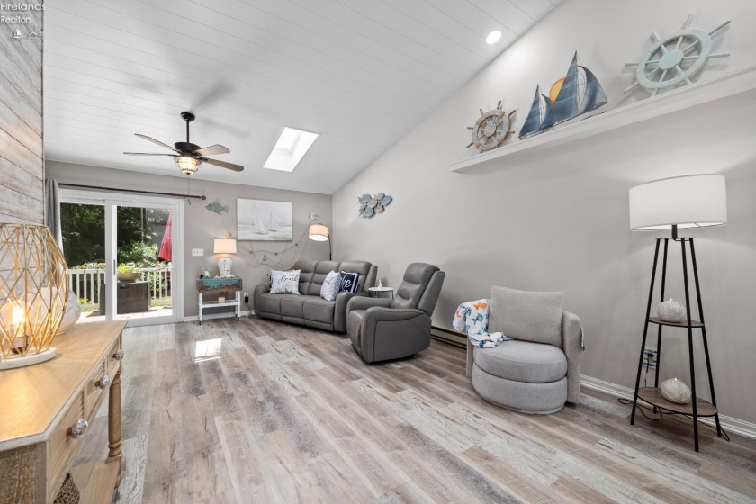 400 Lighthouse Oval, Marblehead, 43440, 2 Bedrooms Bedrooms, ,2 BathroomsBathrooms,Residential,For Sale,Lighthouse Oval,20262518