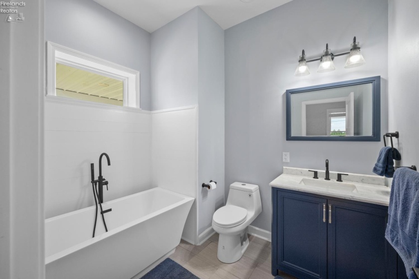 5111 Port Clinton Eastern, Port Clinton, 43452, 3 Bedrooms Bedrooms, ,3 BathroomsBathrooms,Residential,For Sale,Port Clinton Eastern,20262546