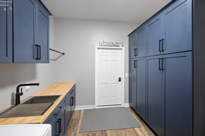 5111 Port Clinton Eastern, Port Clinton, 43452, 3 Bedrooms Bedrooms, ,3 BathroomsBathrooms,Residential,For Sale,Port Clinton Eastern,20262546