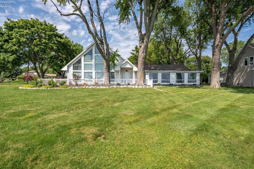 4119 Mooresdock Road, Port Clinton, 43452, 4 Bedrooms Bedrooms, ,4 BathroomsBathrooms,Residential,For Sale,Mooresdock,20262458