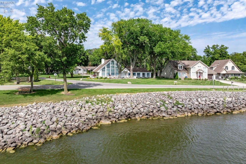 4119 Mooresdock Road, Port Clinton, 43452, 4 Bedrooms Bedrooms, ,4 BathroomsBathrooms,Residential,For Sale,Mooresdock,20262458