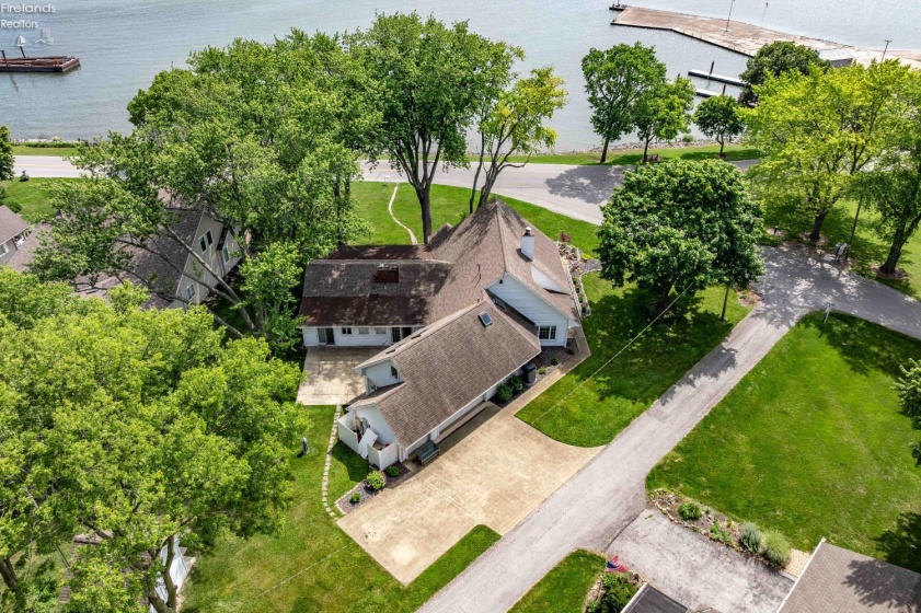 4119 Mooresdock Road, Port Clinton, 43452, 4 Bedrooms Bedrooms, ,4 BathroomsBathrooms,Residential,For Sale,Mooresdock,20262458