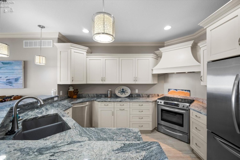 2513 Sand Road, Port Clinton, 43452, 3 Bedrooms Bedrooms, ,4 BathroomsBathrooms,Residential,For Sale,Sand,20262556