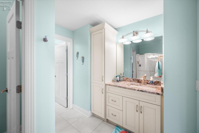 2513 Sand Road, Port Clinton, 43452, 3 Bedrooms Bedrooms, ,4 BathroomsBathrooms,Residential,For Sale,Sand,20262556
