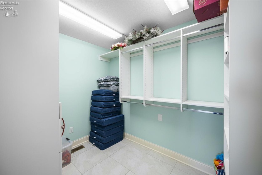 2513 Sand Road, Port Clinton, 43452, 3 Bedrooms Bedrooms, ,4 BathroomsBathrooms,Residential,For Sale,Sand,20262556