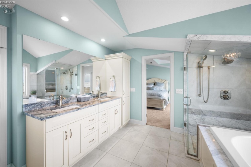 2513 Sand Road, Port Clinton, 43452, 3 Bedrooms Bedrooms, ,4 BathroomsBathrooms,Residential,For Sale,Sand,20262556