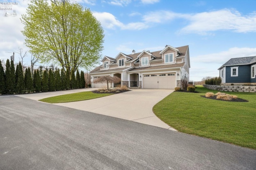 2513 Sand Road, Port Clinton, 43452, 3 Bedrooms Bedrooms, ,4 BathroomsBathrooms,Residential,For Sale,Sand,20262556