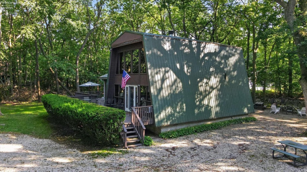 280 Meechen, Put-In-Bay, 43456, 3 Bedrooms Bedrooms, ,2 BathroomsBathrooms,Residential,For Sale,Meechen,20262520