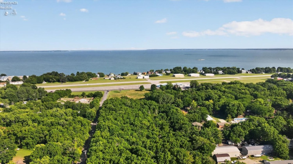 280 Meechen, Put-In-Bay, 43456, 3 Bedrooms Bedrooms, ,2 BathroomsBathrooms,Residential,For Sale,Meechen,20262520