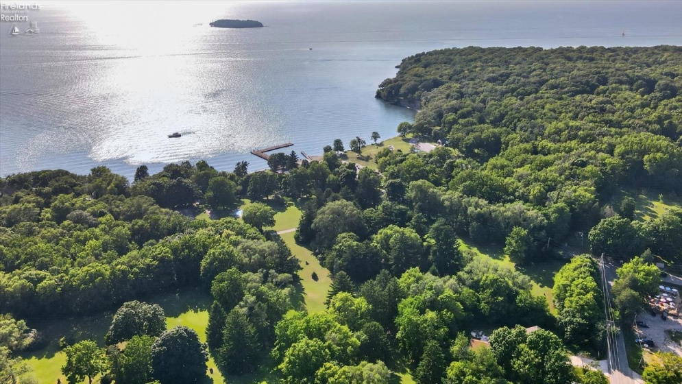 280 Meechen, Put-In-Bay, 43456, 3 Bedrooms Bedrooms, ,2 BathroomsBathrooms,Residential,For Sale,Meechen,20262520