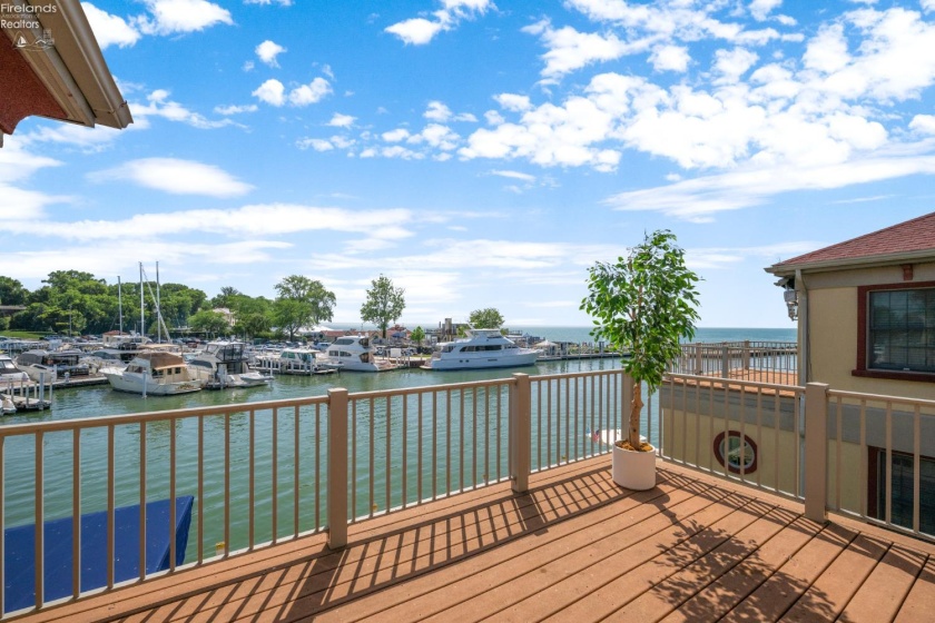 4218 Moores Dock Rd, Port Clinton, 43452, 3 Bedrooms Bedrooms, ,4 BathroomsBathrooms,Residential,For Sale,Moores Dock Rd,20262550
