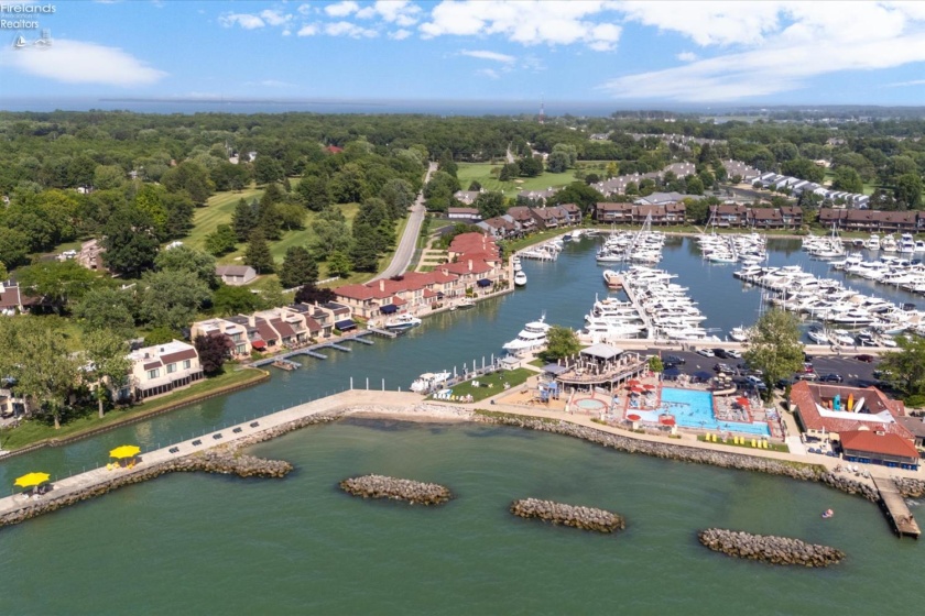4218 Moores Dock Rd, Port Clinton, 43452, 3 Bedrooms Bedrooms, ,4 BathroomsBathrooms,Residential,For Sale,Moores Dock Rd,20262550