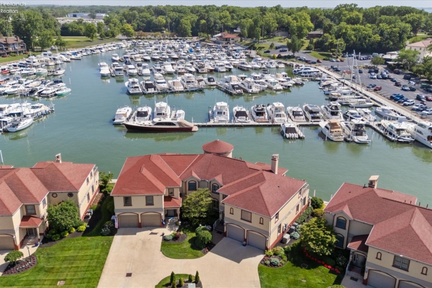 4218 Moores Dock Rd, Port Clinton, 43452, 3 Bedrooms Bedrooms, ,4 BathroomsBathrooms,Residential,For Sale,Moores Dock Rd,20262550