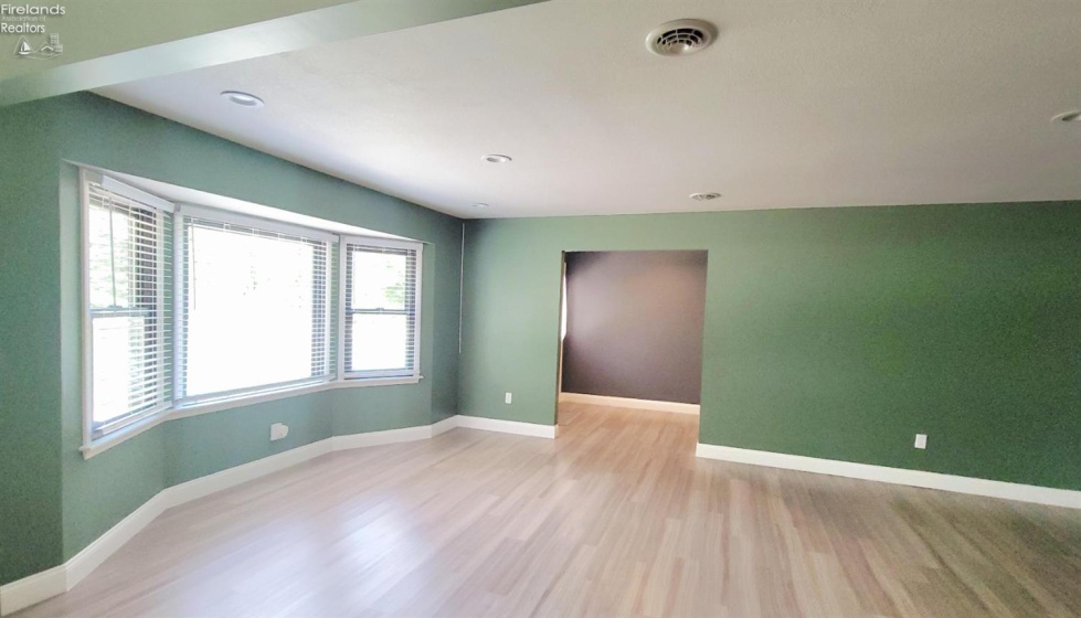4612 Columbus Avenue, Sandusky, 44870, 4 Bedrooms Bedrooms, ,3 BathroomsBathrooms,Residential,For Sale,Columbus,20262489