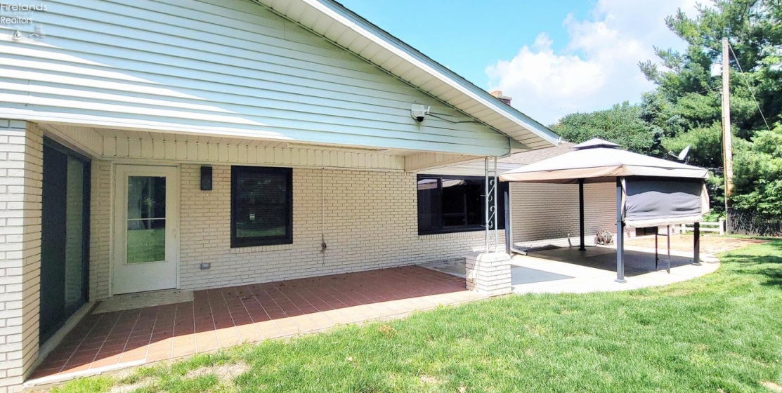 4612 Columbus Avenue, Sandusky, 44870, 4 Bedrooms Bedrooms, ,3 BathroomsBathrooms,Residential,For Sale,Columbus,20262489