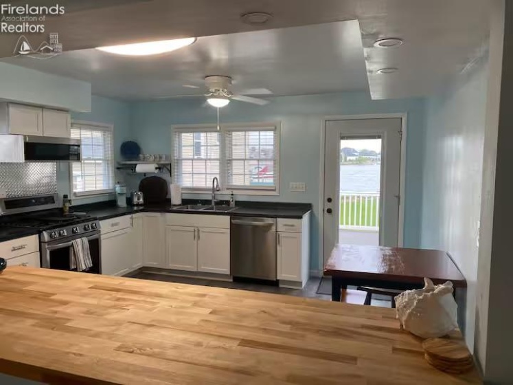 2304 River Avenue, Sandusky, 44870, 2 Bedrooms Bedrooms, ,1 BathroomBathrooms,Residential,For Sale,River,20262569