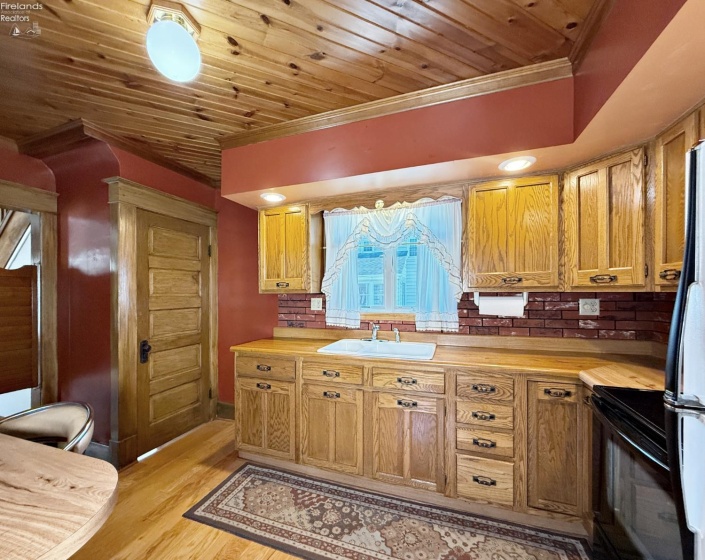 18 Maple Street, Tiffin, 44883, 2 Bedrooms Bedrooms, ,2 BathroomsBathrooms,Residential,For Sale,Maple,20262478