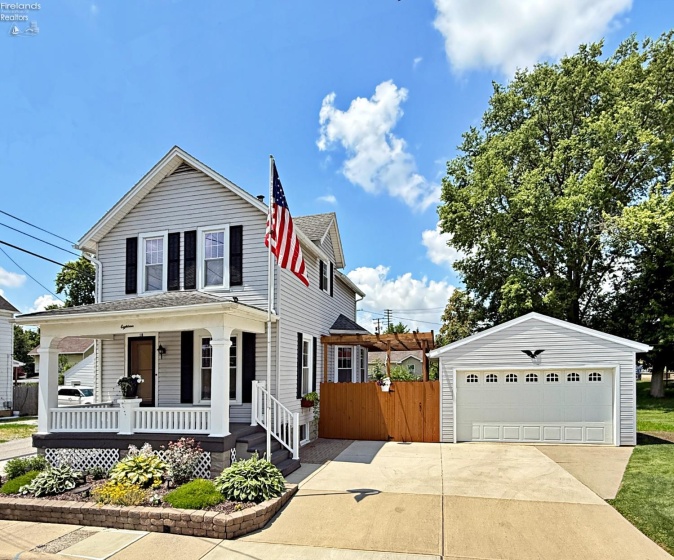 18 Maple Street, Tiffin, 44883, 2 Bedrooms Bedrooms, ,2 BathroomsBathrooms,Residential,For Sale,Maple,20262478