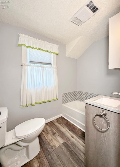 18 Maple Street, Tiffin, 44883, 2 Bedrooms Bedrooms, ,2 BathroomsBathrooms,Residential,For Sale,Maple,20262478