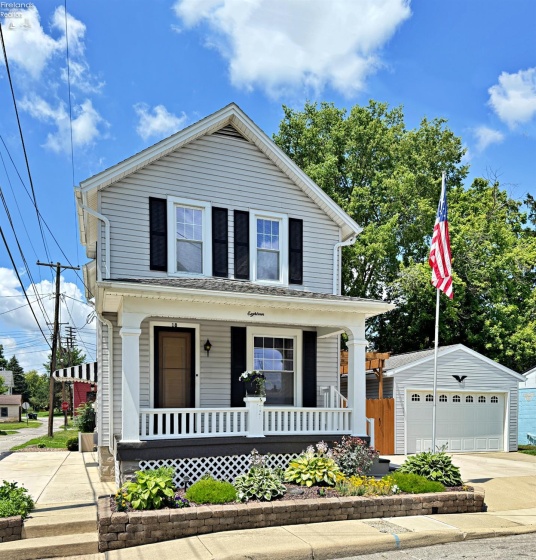 18 Maple Street, Tiffin, 44883, 2 Bedrooms Bedrooms, ,2 BathroomsBathrooms,Residential,For Sale,Maple,20262478