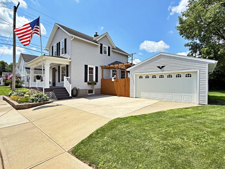 18 Maple Street, Tiffin, 44883, 2 Bedrooms Bedrooms, ,2 BathroomsBathrooms,Residential,For Sale,Maple,20262478