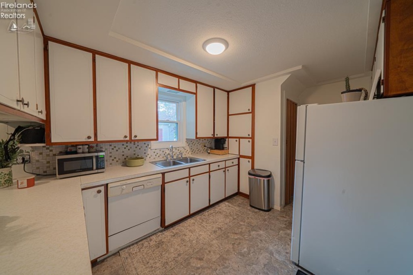1105 Miller, Fremont, 43420, 2 Bedrooms Bedrooms, ,2 BathroomsBathrooms,Residential,For Sale,Miller,20262487