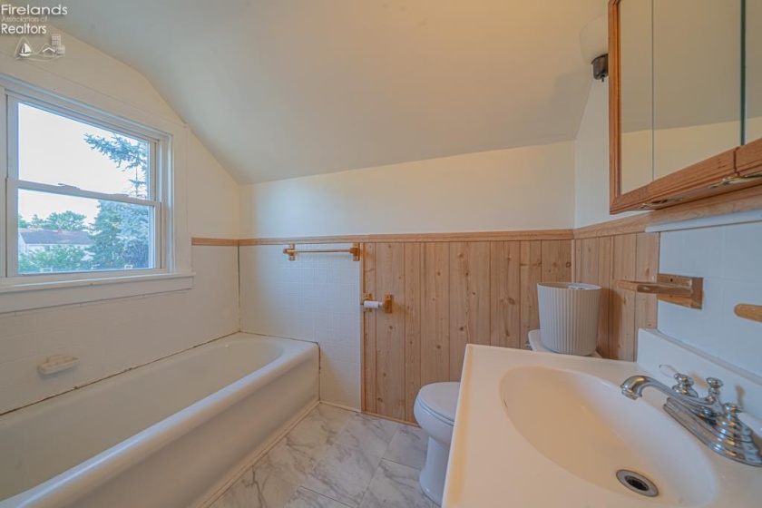 1105 Miller, Fremont, 43420, 2 Bedrooms Bedrooms, ,2 BathroomsBathrooms,Residential,For Sale,Miller,20262487