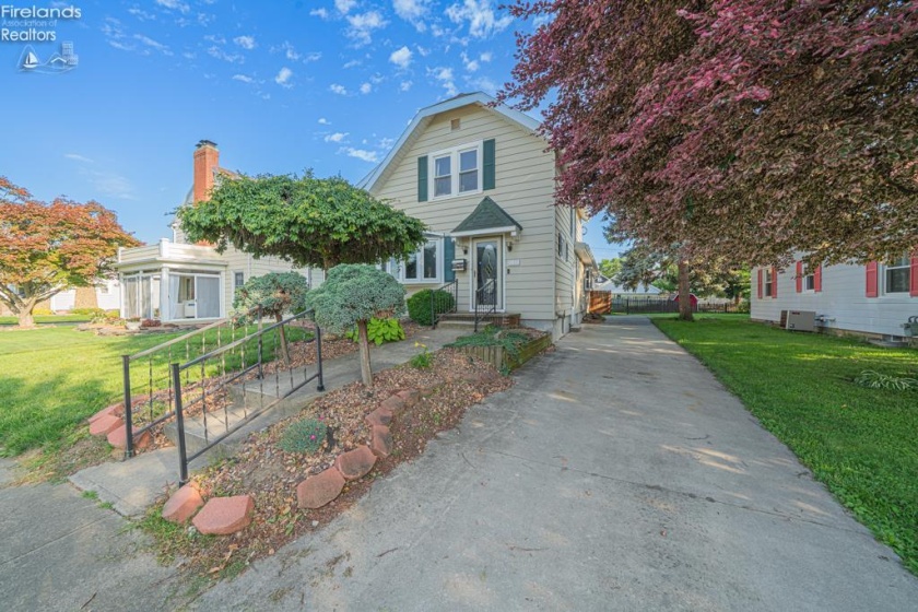 1105 Miller, Fremont, 43420, 2 Bedrooms Bedrooms, ,2 BathroomsBathrooms,Residential,For Sale,Miller,20262487