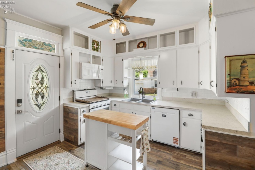 135 Euclid Avenue, Bellevue, 44811, 4 Bedrooms Bedrooms, ,2 BathroomsBathrooms,Residential,For Sale,Euclid,20262477