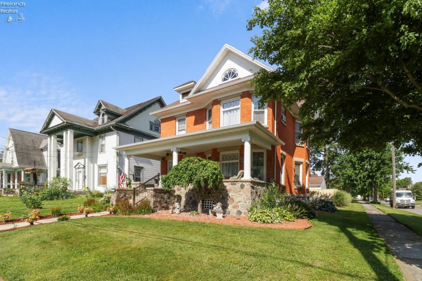 135 Euclid Avenue, Bellevue, 44811, 4 Bedrooms Bedrooms, ,2 BathroomsBathrooms,Residential,For Sale,Euclid,20262477