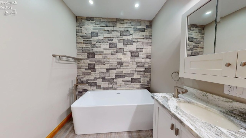 203 Crestwood Drive, Willard, 44890, 3 Bedrooms Bedrooms, ,2 BathroomsBathrooms,Residential,For Sale,Crestwood,20262571