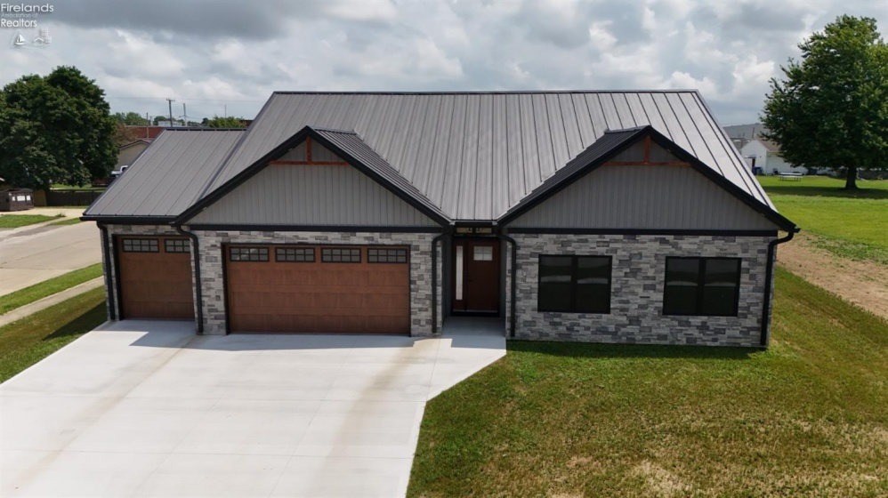 203 Crestwood Drive, Willard, 44890, 3 Bedrooms Bedrooms, ,2 BathroomsBathrooms,Residential,For Sale,Crestwood,20262571