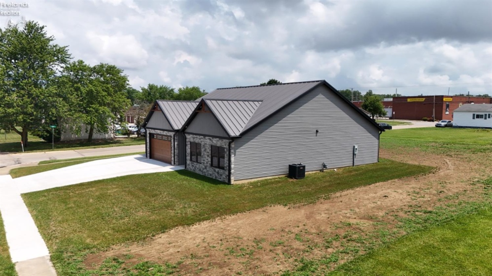 203 Crestwood Drive, Willard, 44890, 3 Bedrooms Bedrooms, ,2 BathroomsBathrooms,Residential,For Sale,Crestwood,20262571